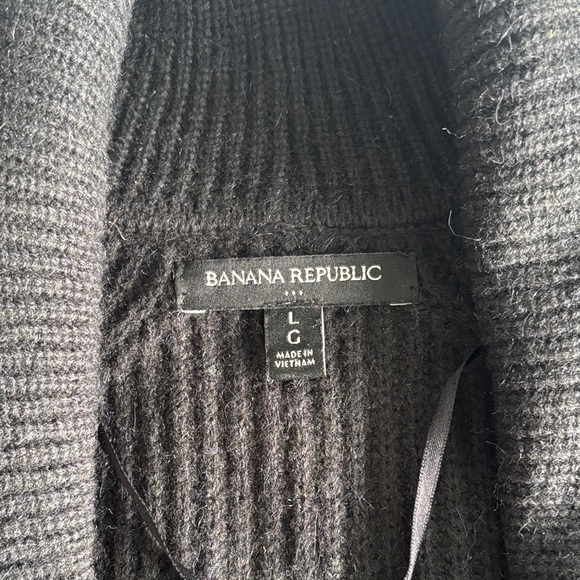 Banana Republic Black Cardigan Sweater - Picture 5 of 6